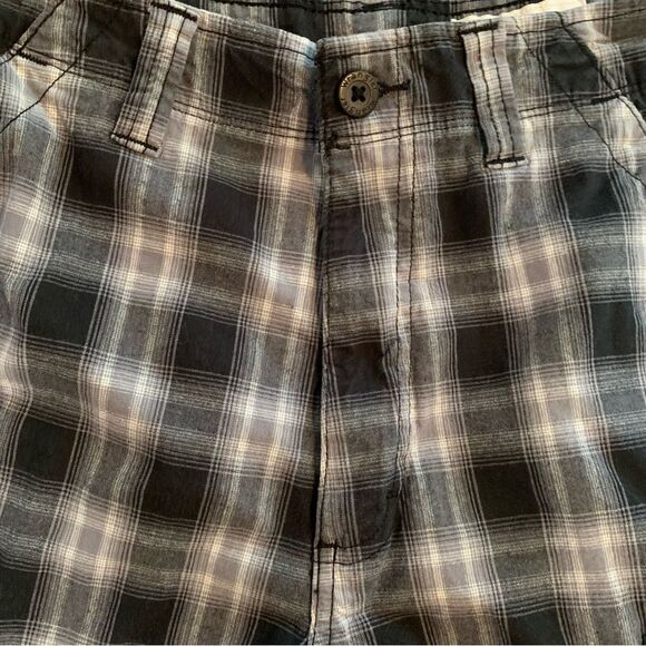 WRANGLER CARGO SHORTS MEN PLAID COTTON SPANDEX BLUE TAN WHITE RELAXED FIT. - Picture 3 of 12
